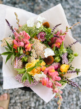 Load image into Gallery viewer, The Year of Flowers - Monthly Bouquets from April to September

