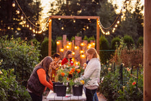 Load image into Gallery viewer, THANKSGIVING DAHLIA BOUQUET WORKSHOPS - October 10th to 11th