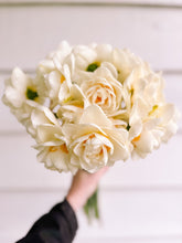 Load image into Gallery viewer, The Year of Flowers - Monthly Bouquets from April to September
