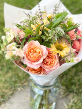 Load image into Gallery viewer, Summer Flower Subscription - Three Weeks of Flowers in August
